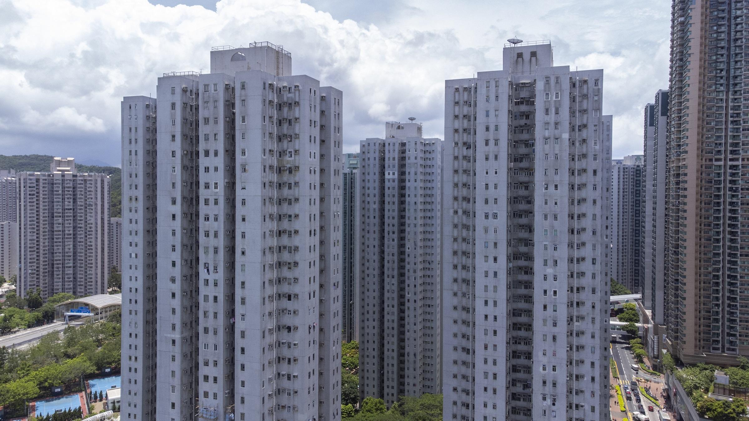 將軍澳安寧花園兩房中層內園戶，最新以1.65萬元租出，呎租逾38元。