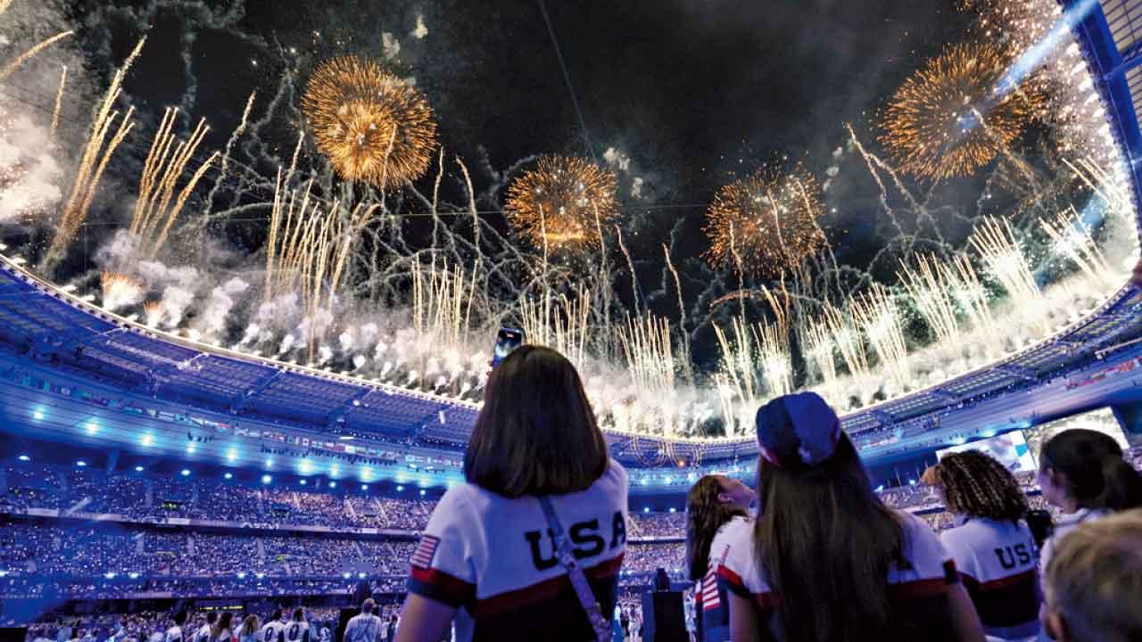 巴黎奧運｜湯告魯斯從天而降成焦點 巴黎奧運閉幕洛杉磯接棒