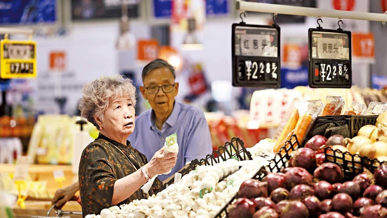 內地7月CPI升0.5%勝預期，PPI卻跌0.8%。