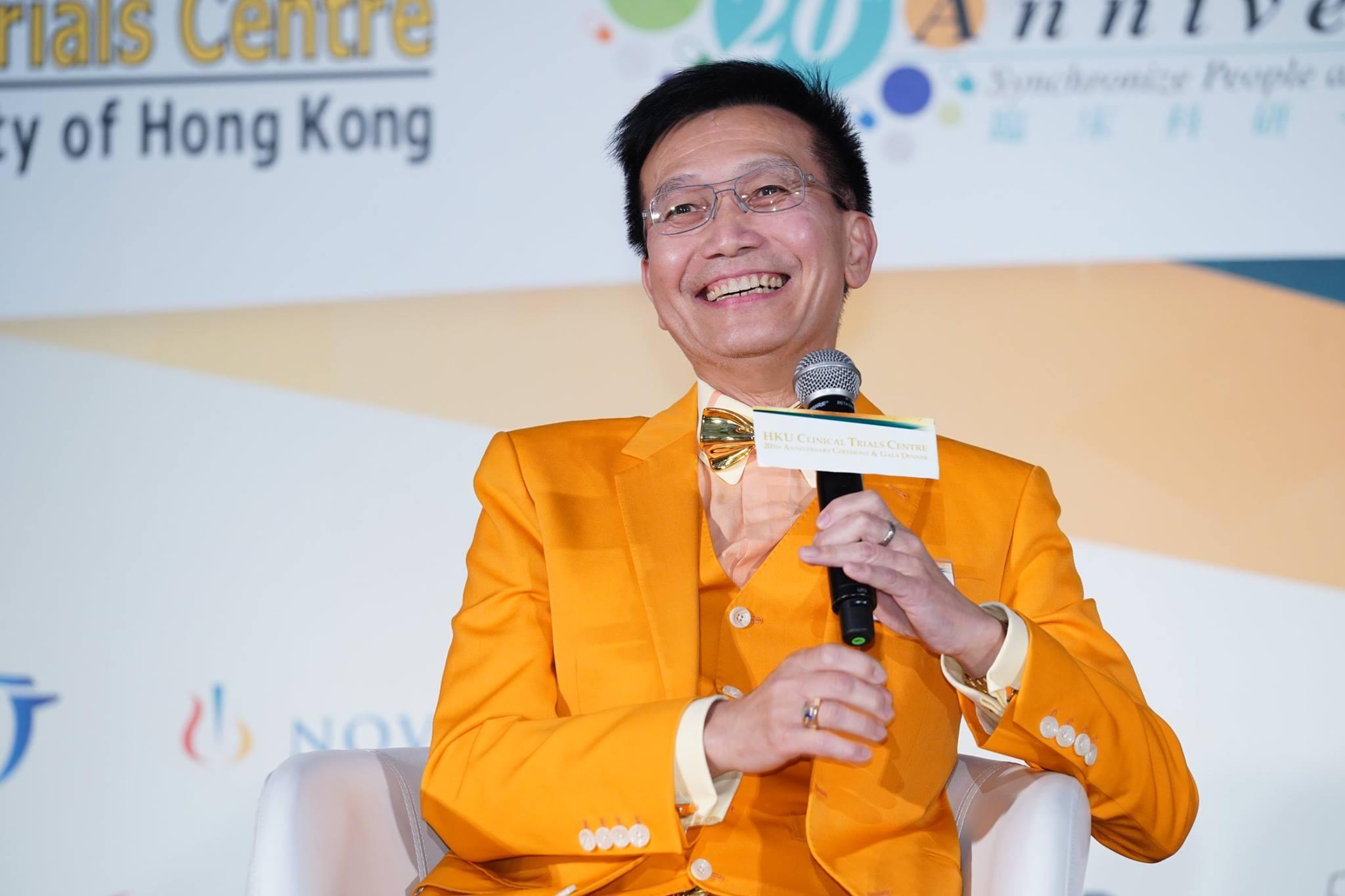 「肝病權威」港大醫學院內科及肝臟科講座教授黎青龍(香港大學臨床試驗中心fb圖片) 