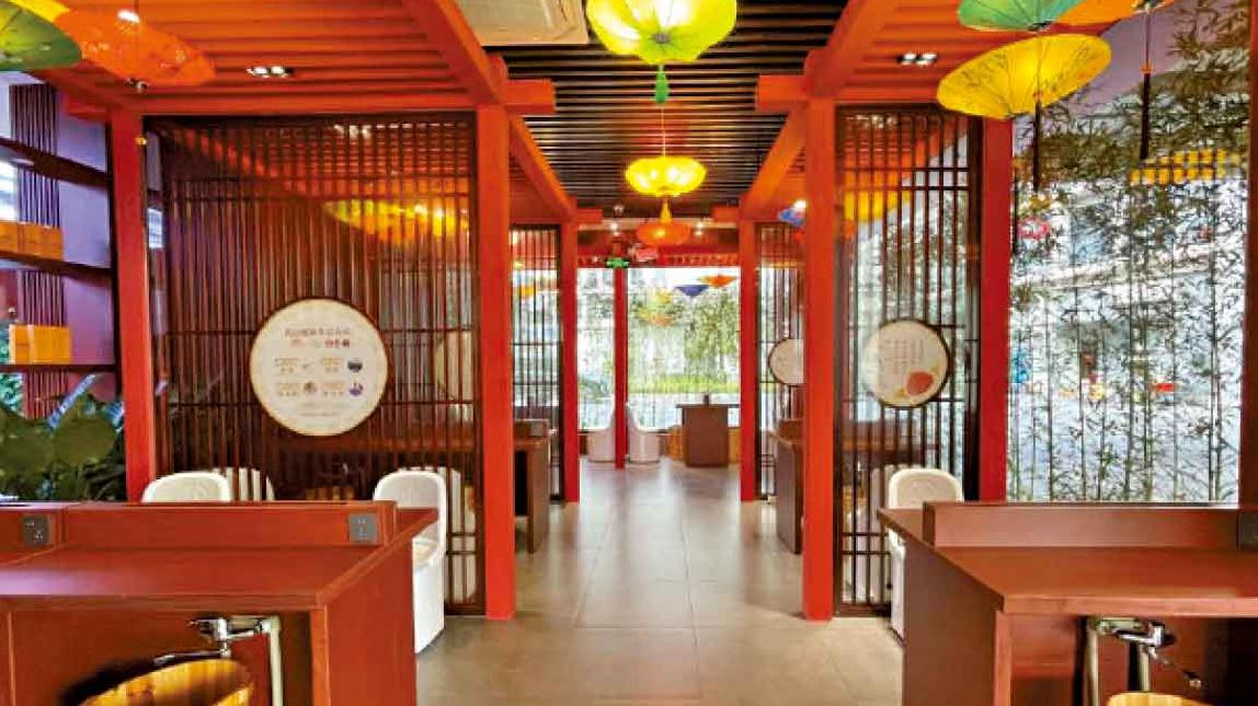 花都體驗古法艾灸 入住內地首家養生文化酒店