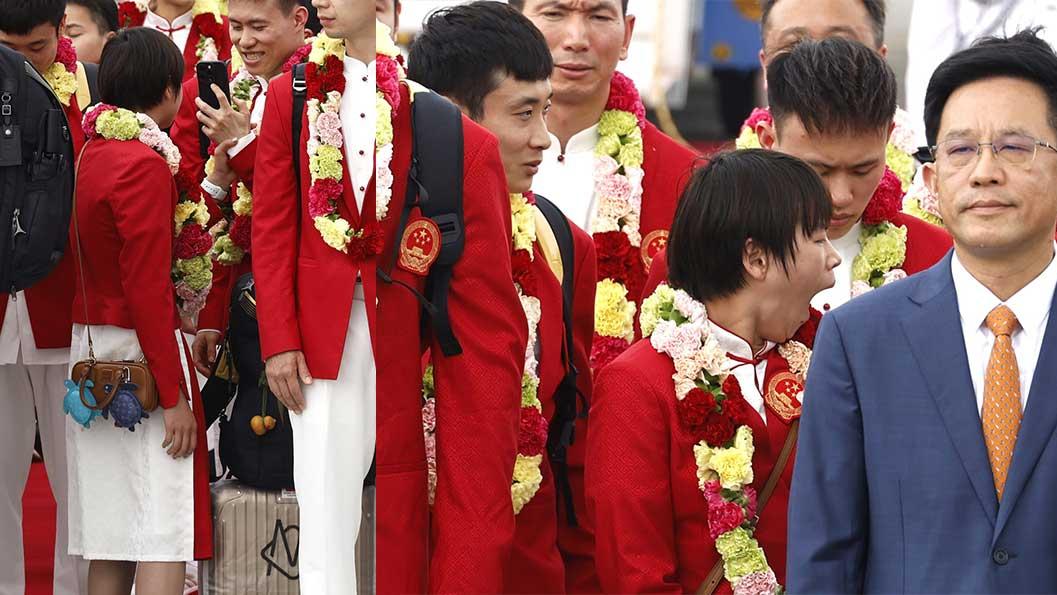 國家隊訪港｜全紅嬋來港 揹2.7萬Miu Miu手袋現身