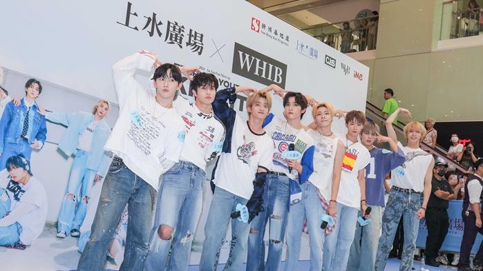 上水廣場 X 韓團WHIB簽唱會 8位成員送心心粉絲超興奮