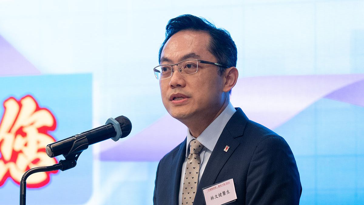 林文健相信，長者醫療券大灣區試點計劃日後會有愈來愈多使用者。(陳奕釗攝)