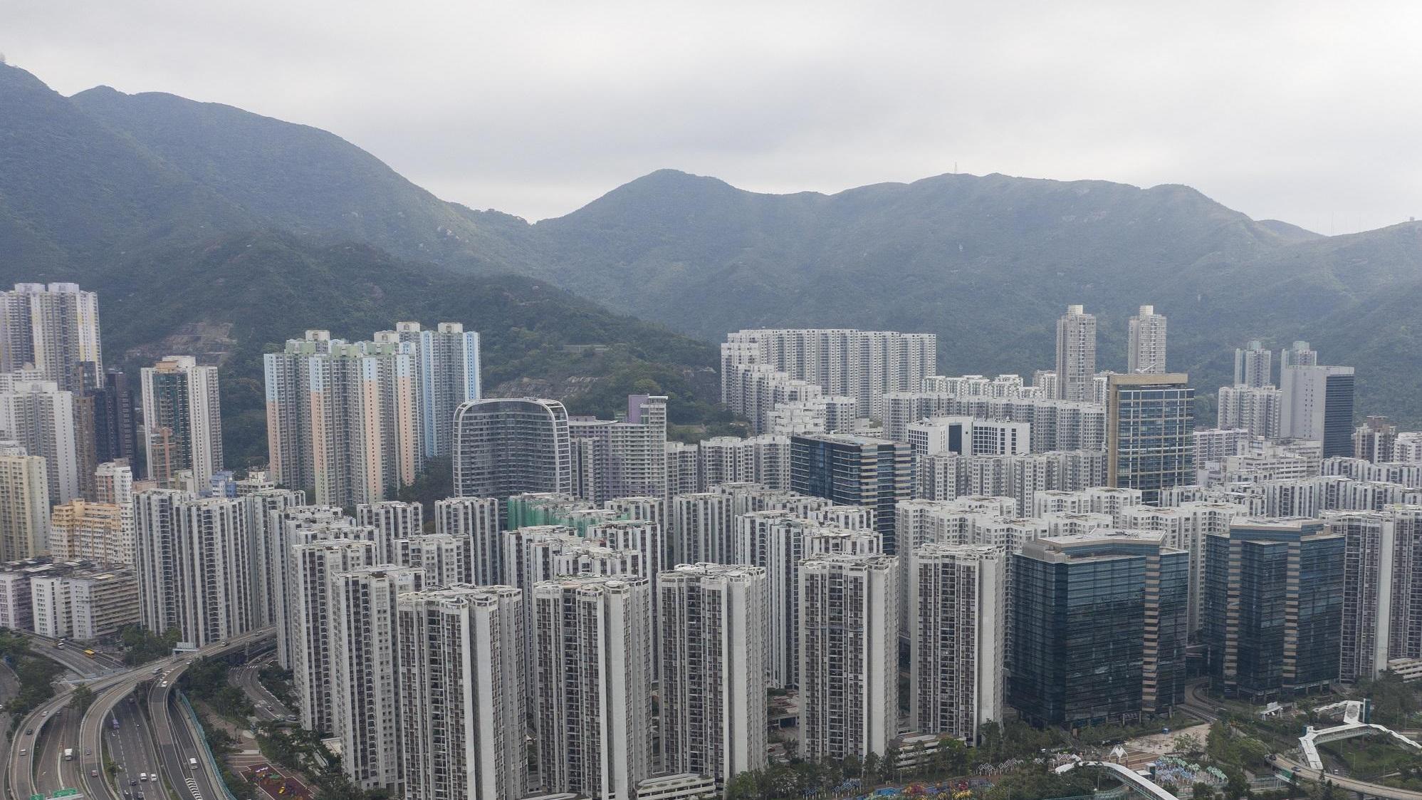 十大屋苑中，以港島區藍籌屋苑太古城業主的人均身家蒸發最多，達305萬元。(資料圖片)