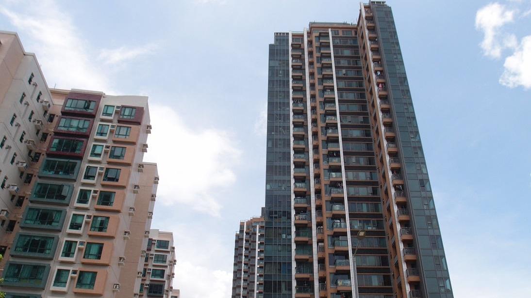 元朗譽88兩房最新造價創8年新低，成交價472萬元，呎價跌穿1萬元關口。