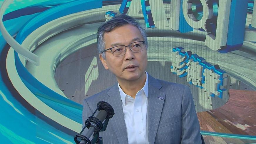 林正財指社交媒體易令學童有壓力，冀家長改變思維與子女同行。(RTHK)