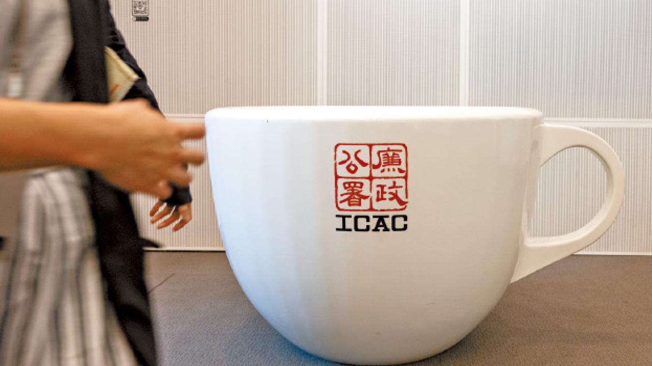 涉收商人逾114萬財物 38歲總督察及妻被控明提堂