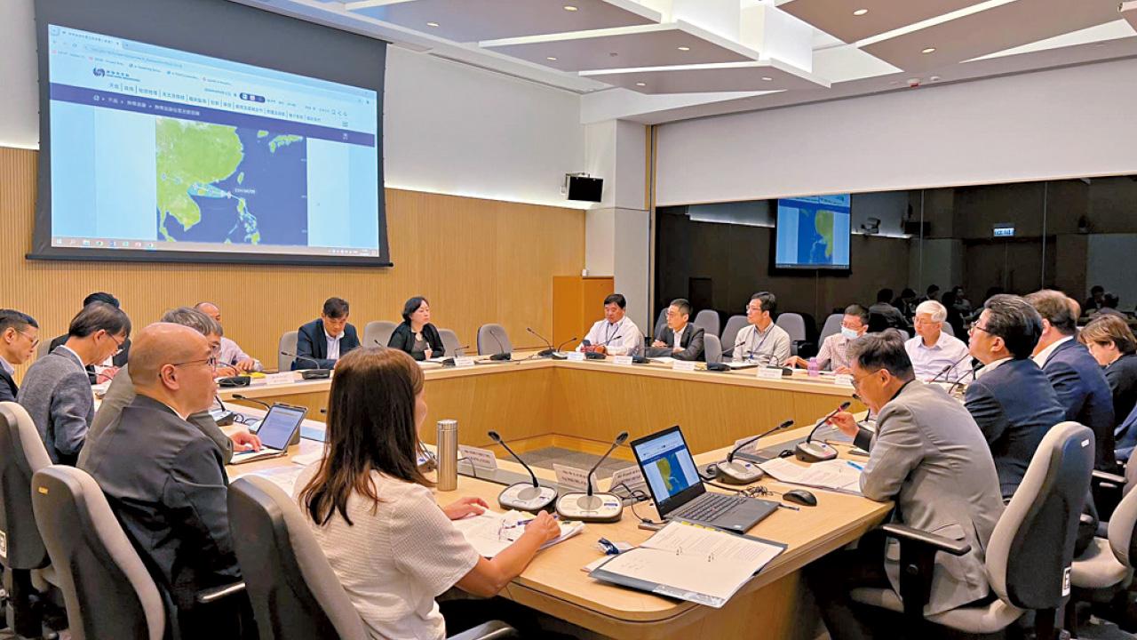 政府管控颱風 用Zoom和Telegram咪得囉！