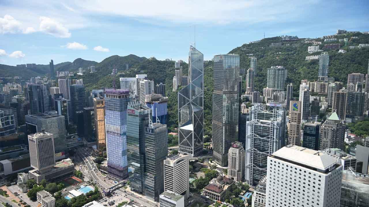 美國大手減息 香港要以時間換空間