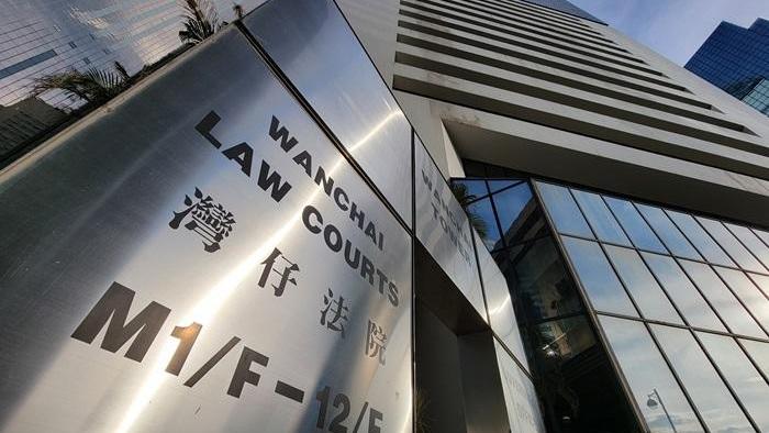 小學男教師偷拍學生同事裙底 手機藏逾280張裙底照 判監16個月