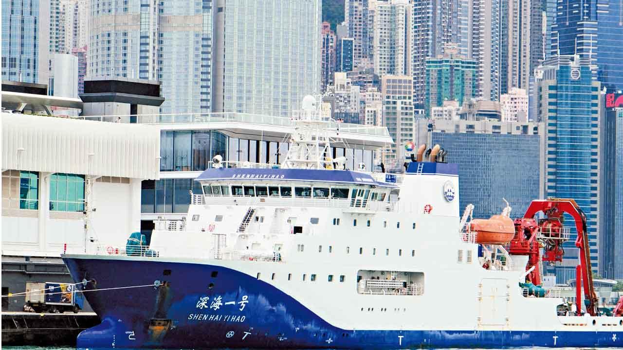 深海一號攜蛟龍號抵港 卓永興冀更多青年投身深海研究