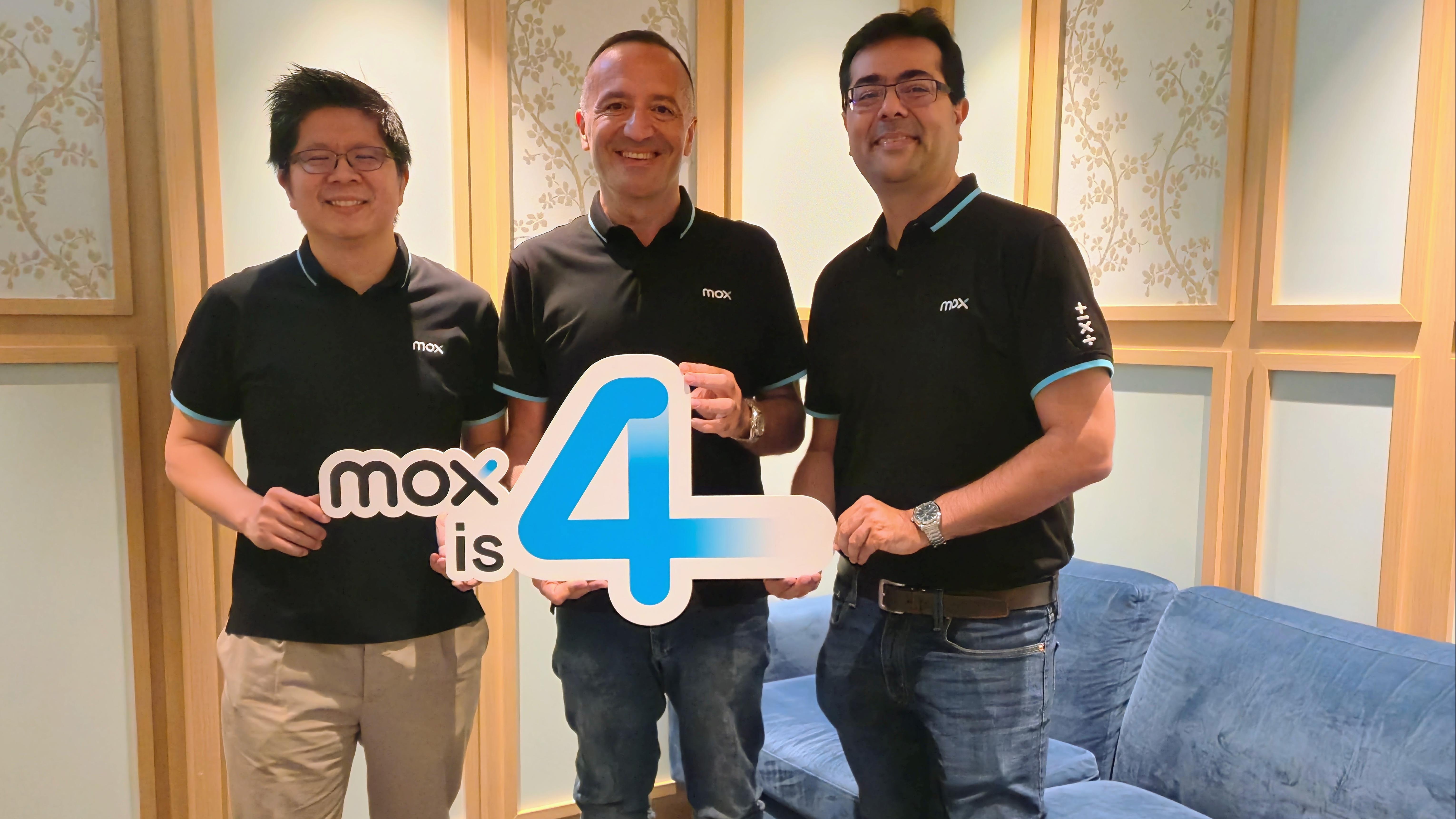 Mox 4周年丨客戶數今年首9個月飆40% 8、9月收入創新高 胡博思：下半年貸款恢復增長 成本受控 收支平衡指日可待