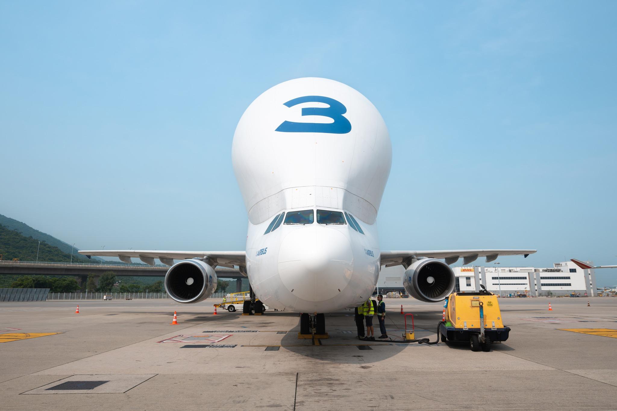「大白鯨」空中巴士首次在香港機場著陸　外表像鯨魚全球只有5架