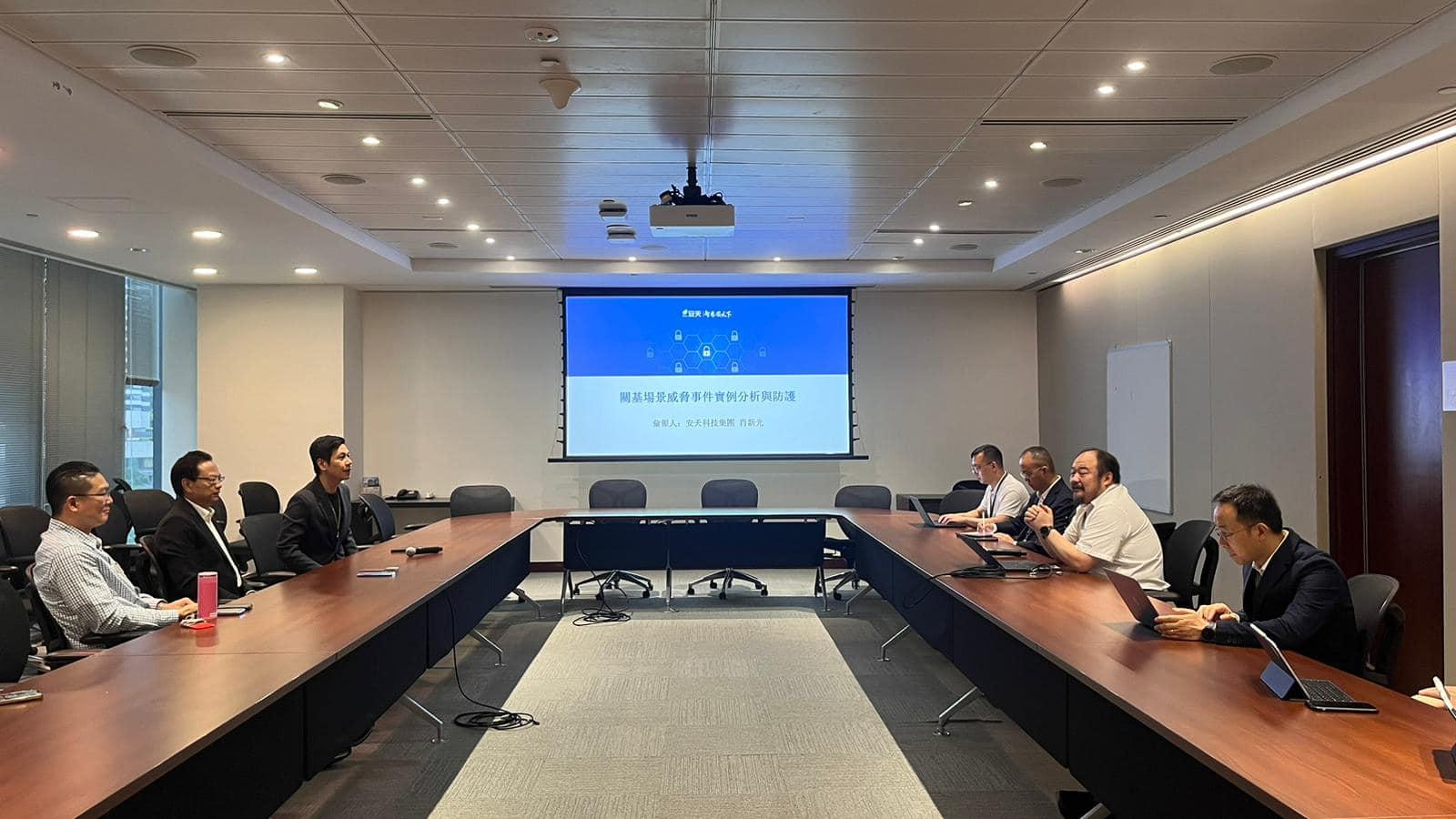 立法會議員吳傑莊安排內地頂尖網絡安全維護企業高層要員同港府同埋立法會主席梁君彥會面（吳傑莊Facebook圖片）