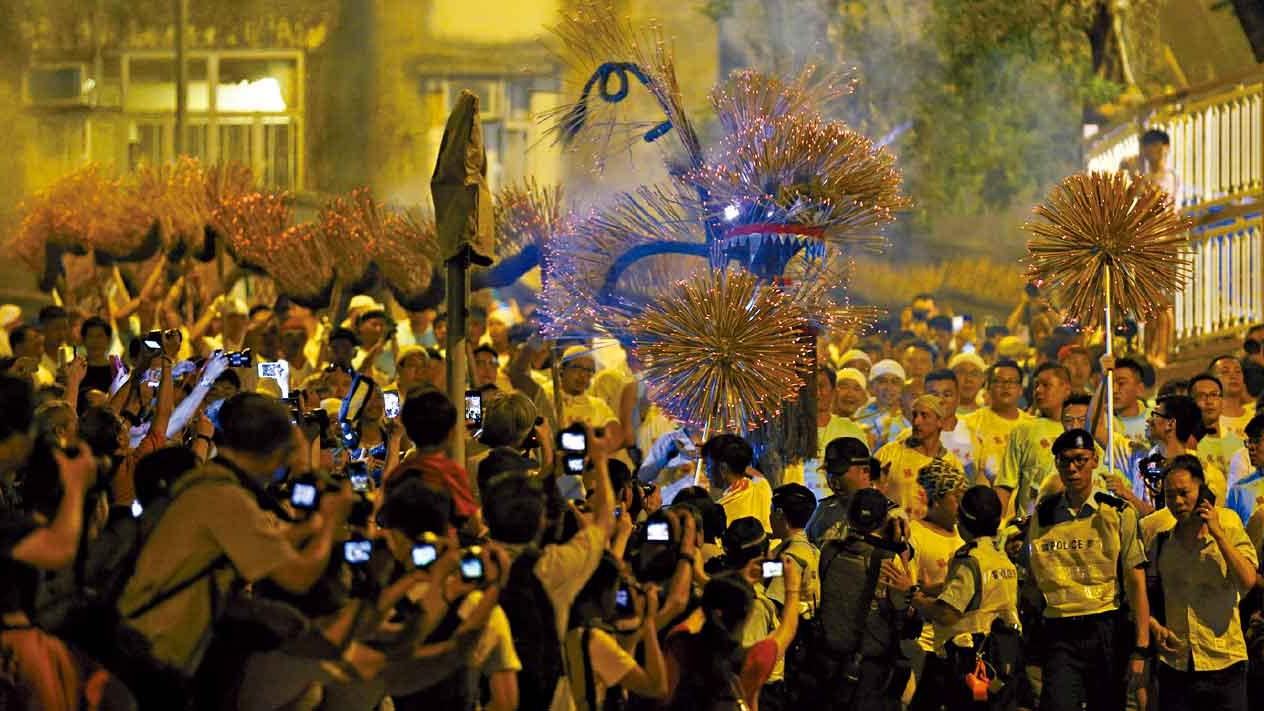 中秋夜維港無人機展月餅圖案 大坑舞火龍伸至銅鑼灣道