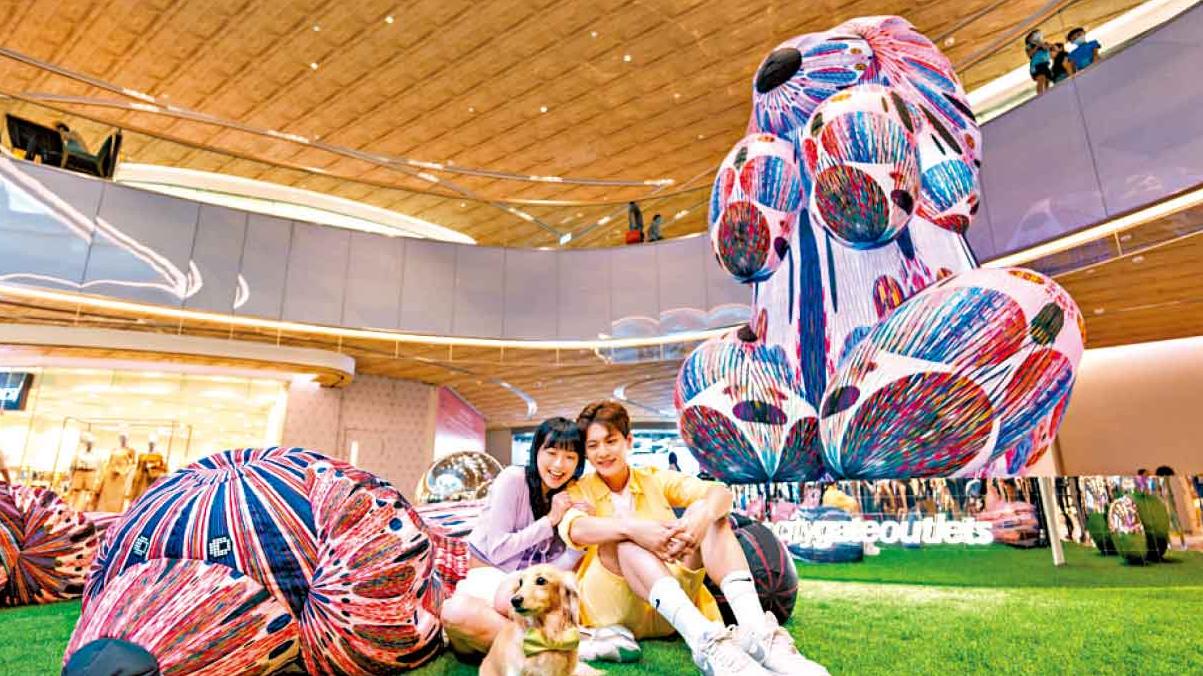 澳洲Lost Dogs’Disco首次香港展出 16隻巨型充氣狗狗雕塑裝置