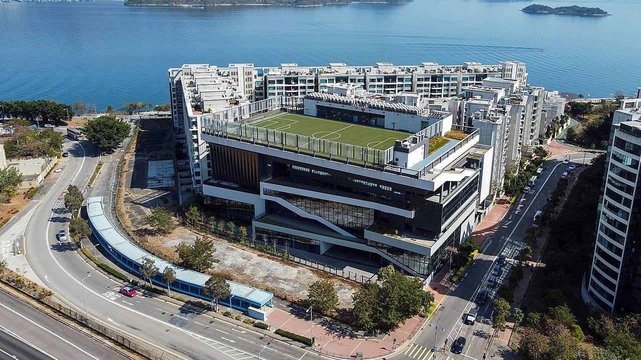 香港墨爾文國際學校51人食物中毒　或涉食堂提供牛肉千層麵。（wikipedia圖片）