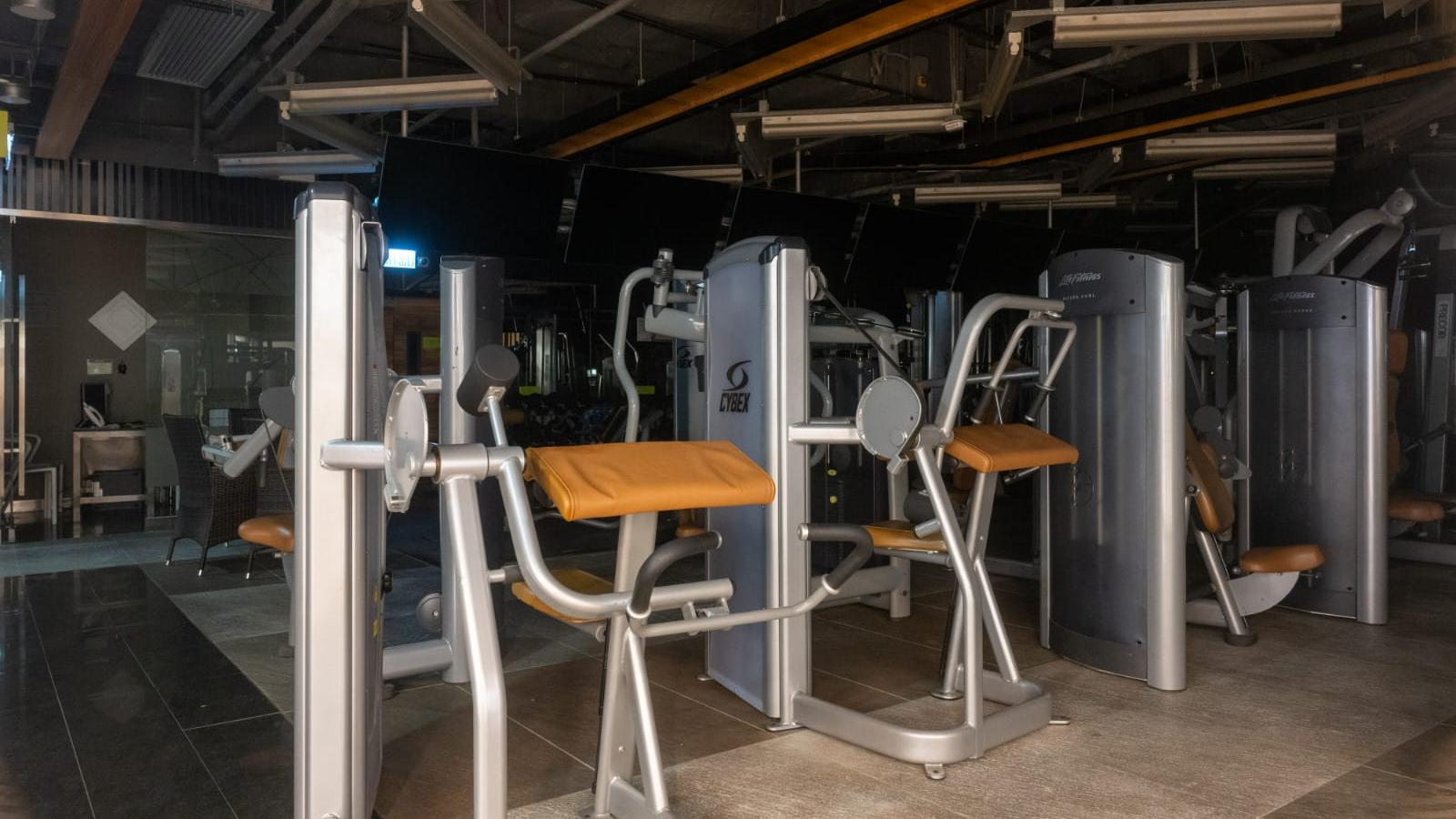 舒適堡結業｜營商手法涉「疲勞轟炸」及簽超長會籍　創辦人2015年曾被捕