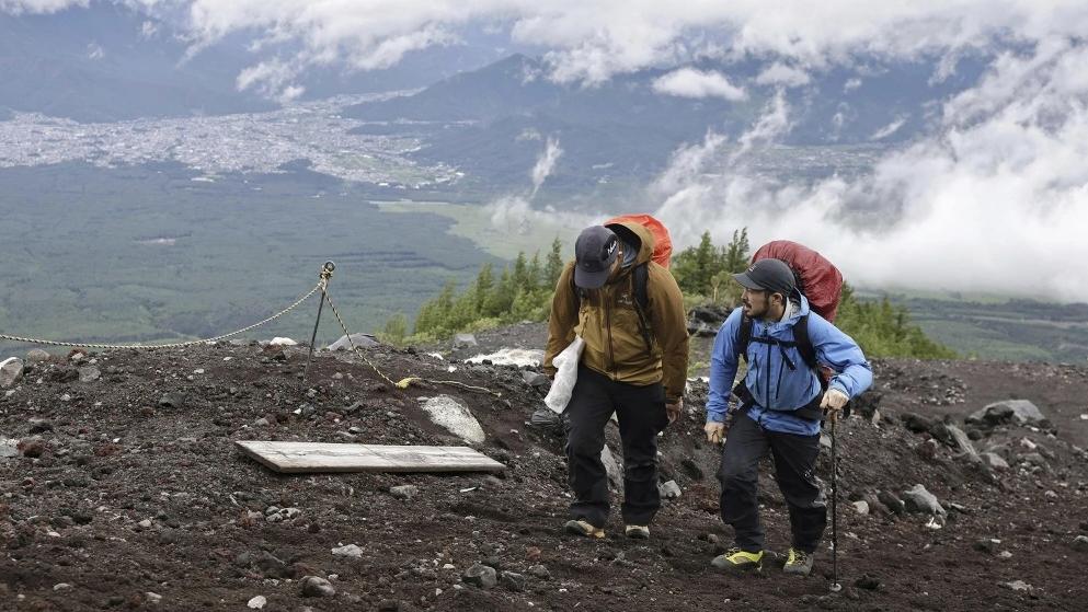 日本富士山今年7月1日開山，兩人循山梨縣側吉田口步道登山。(資料圖片)