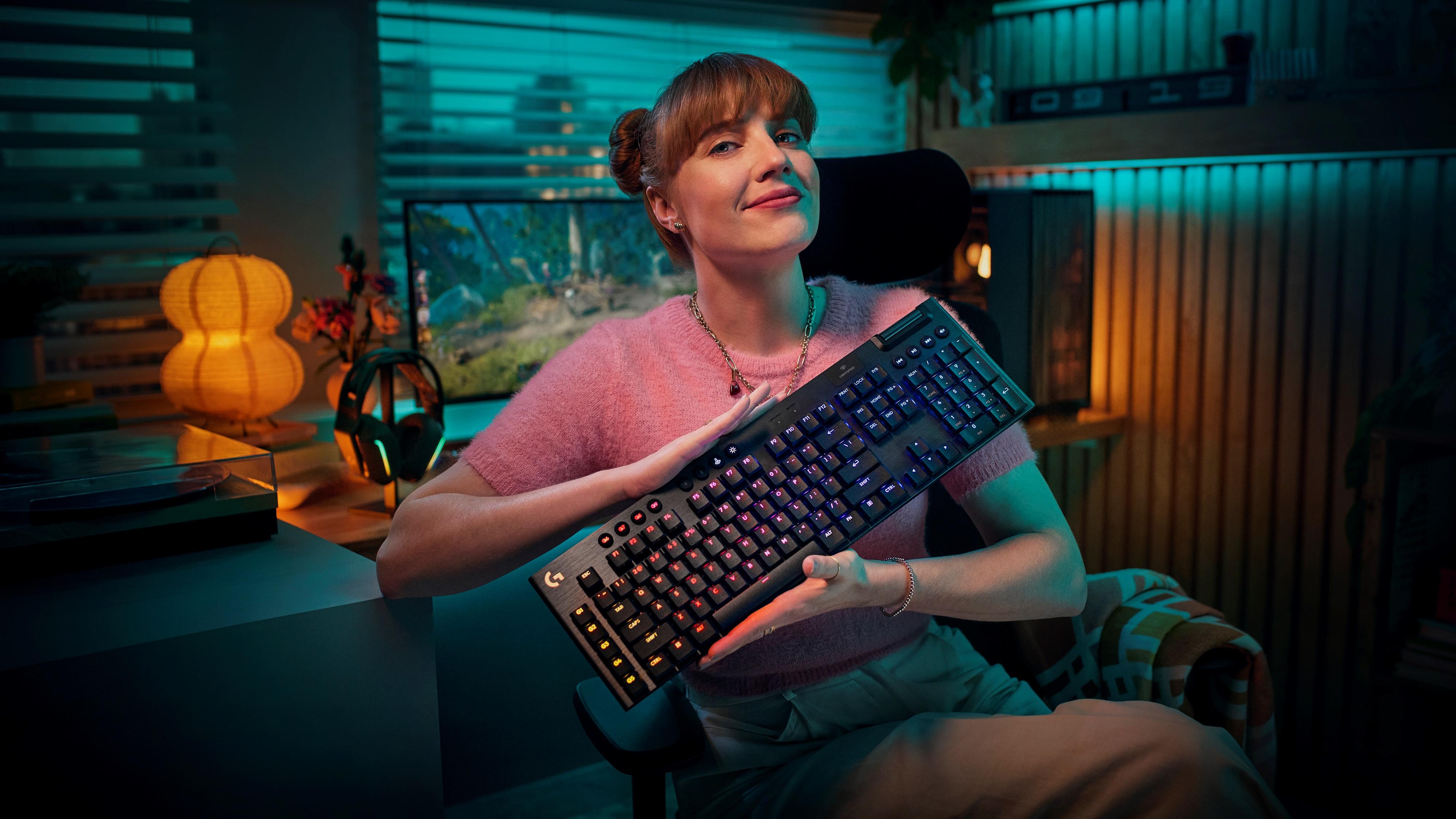 Logitech G發布全新電競產品　PRO X SUPERLIGHT 2 DEX無線電競滑鼠、G915 X系列電競鍵盤