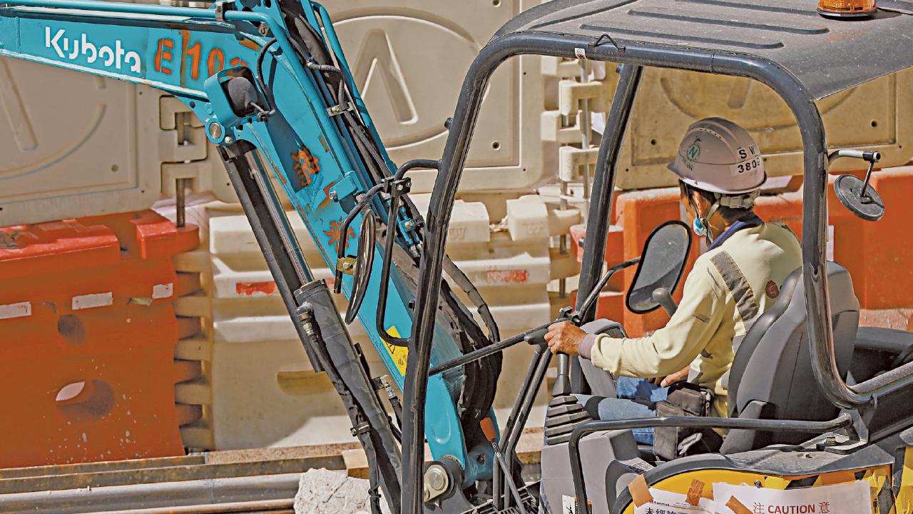 廉署拘148人涉舞弊造假 騙取挖泥機操作證書和電工A牌 主腦一條龍提供培訓及假資歷證明