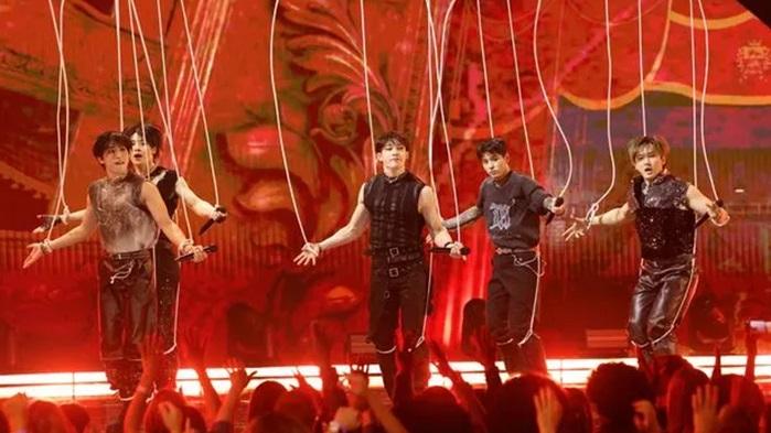 美國音樂頒獎禮50周年 Stray Kids扯線舞向前輩致敬