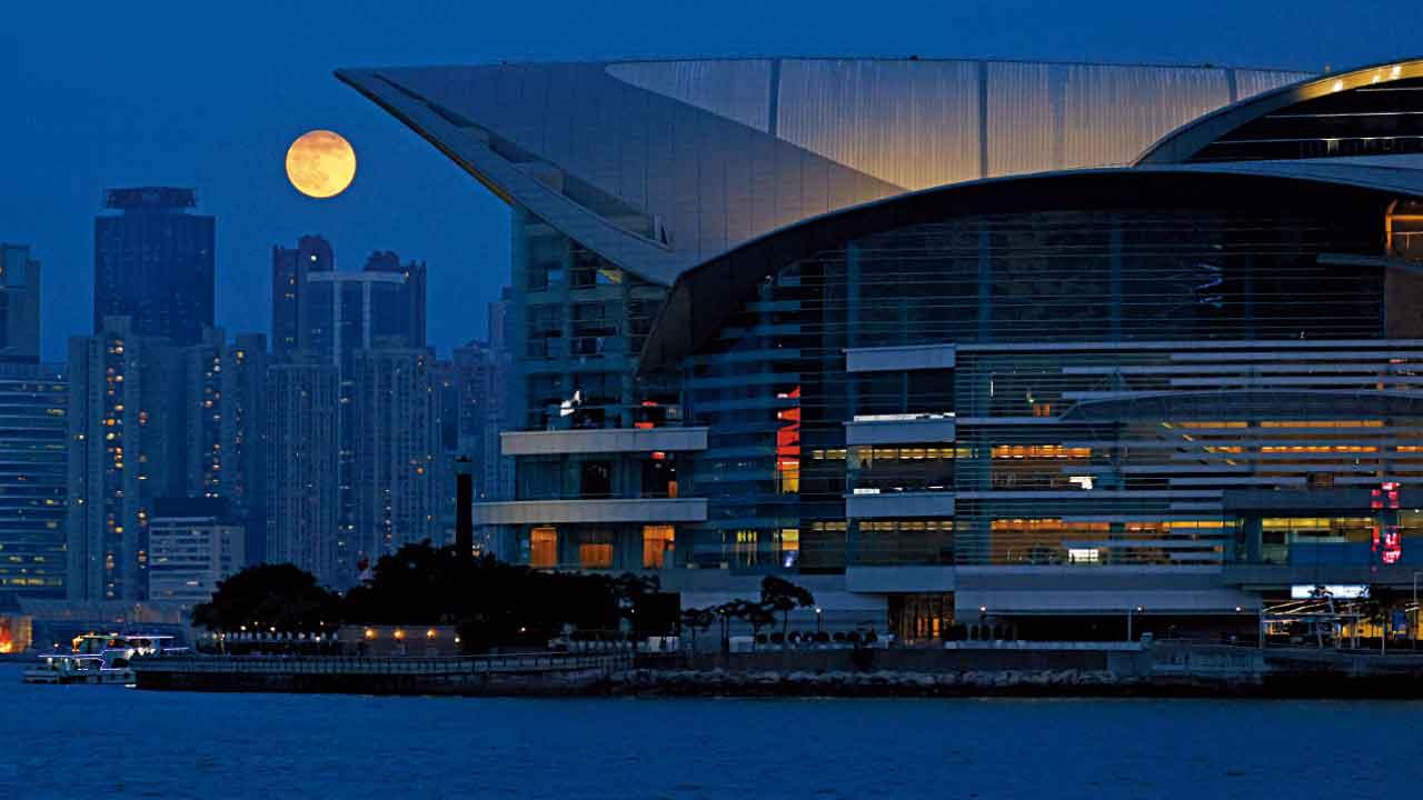 日均旅客回升至2018年七成  政府：因時制宜推新政策