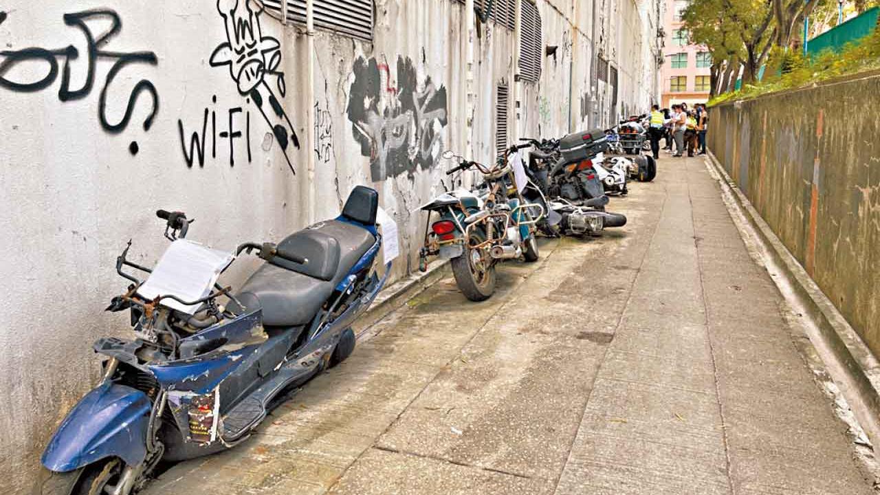 政府修例打擊廢車棄街 滿兩年未領牌車輛 不取消或續牌登記屬違法