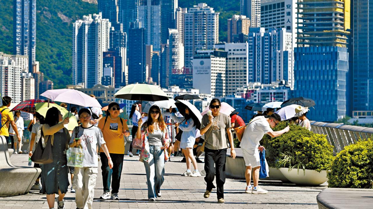 香港開心太耐，正遭到現實的毒打