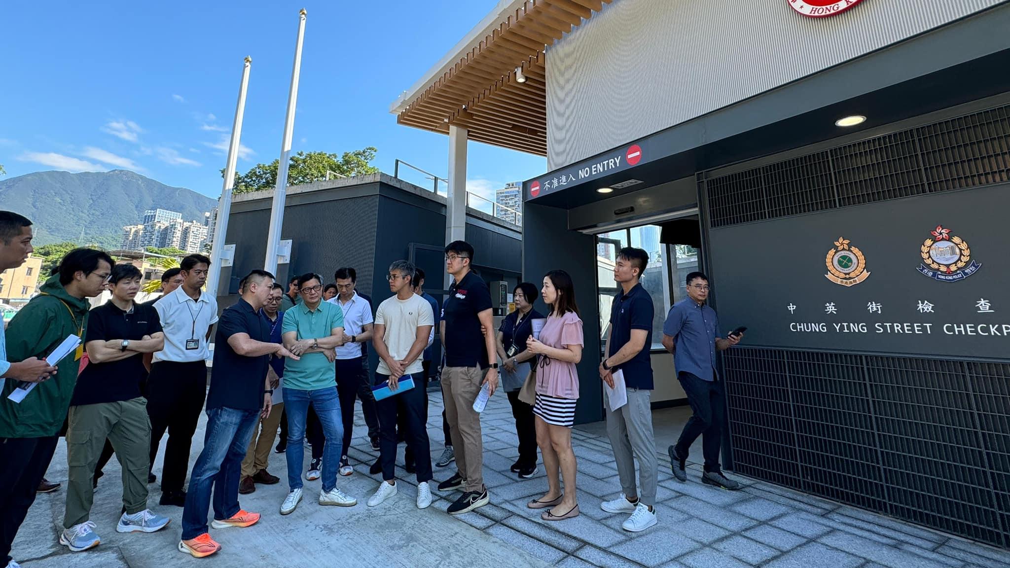 鄧炳強到場視察工程進度。(鄧炳強FB)