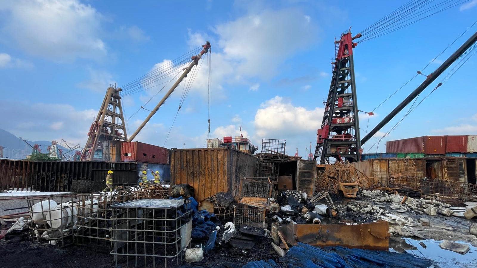 新油麻地貨物裝卸區三級火　焚燒逾14小時後大致救熄 (消防處圖片)