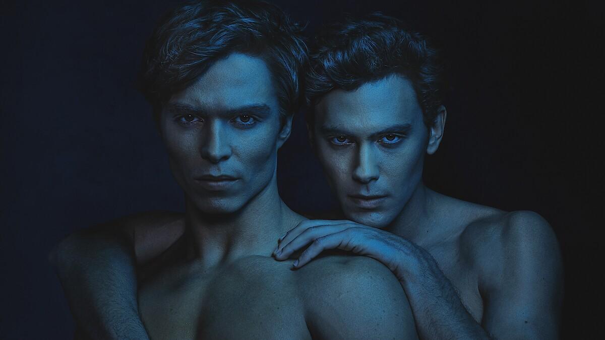 Netflix美劇《怪物：梅內德斯弒親兄弟檔》重演90年代弒親案 熱話引發案件下月開庭再審