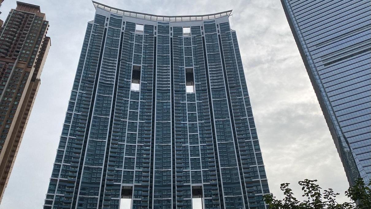 市場消息指，由「賭王」四太梁安琪持有的君臨天下套三房單位，獲零議價5.8萬元租出，租金回報近6.4厘。(資料圖片)