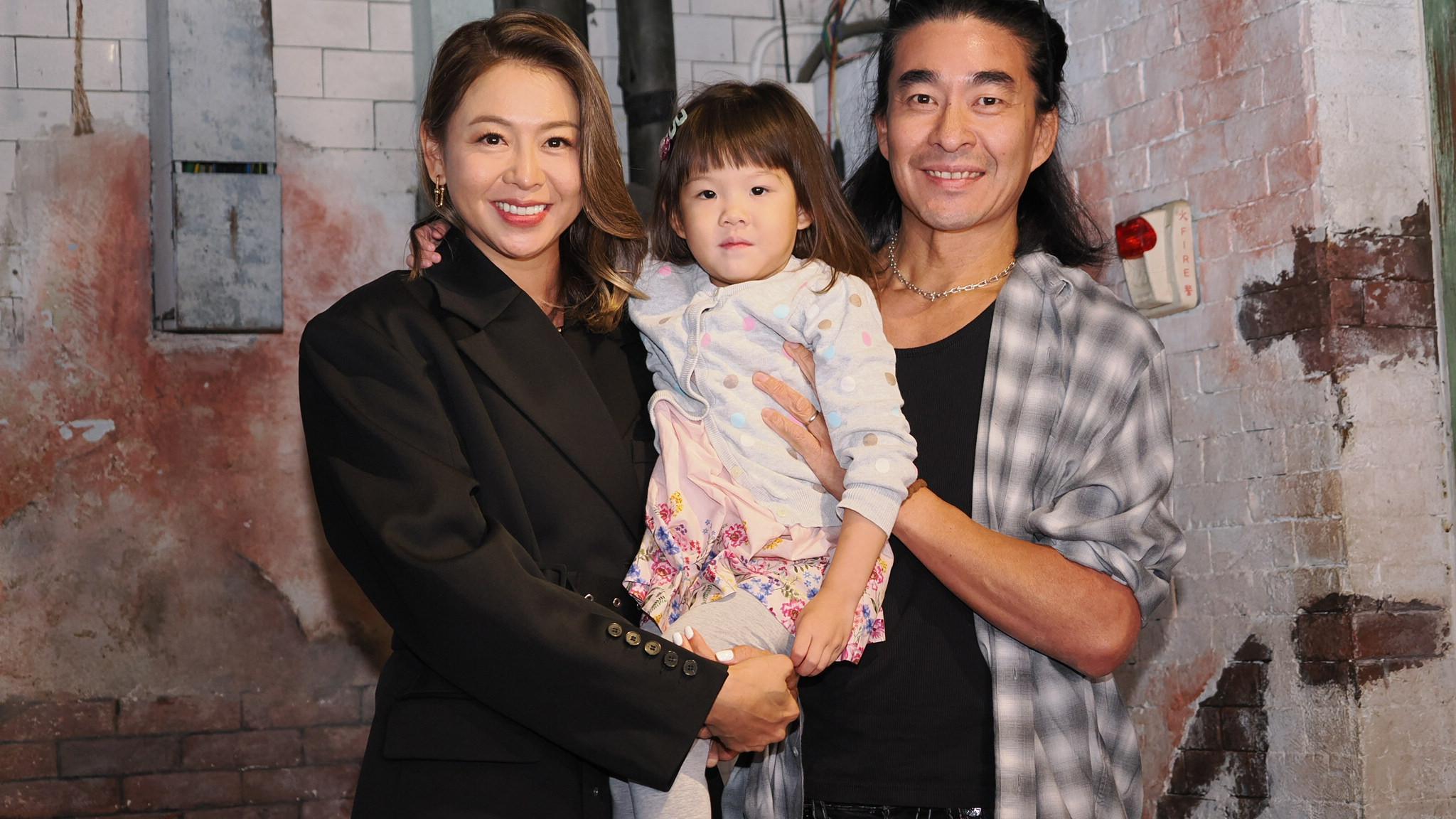 Sherine出碟獲老公阿正和囡囡現身支持。