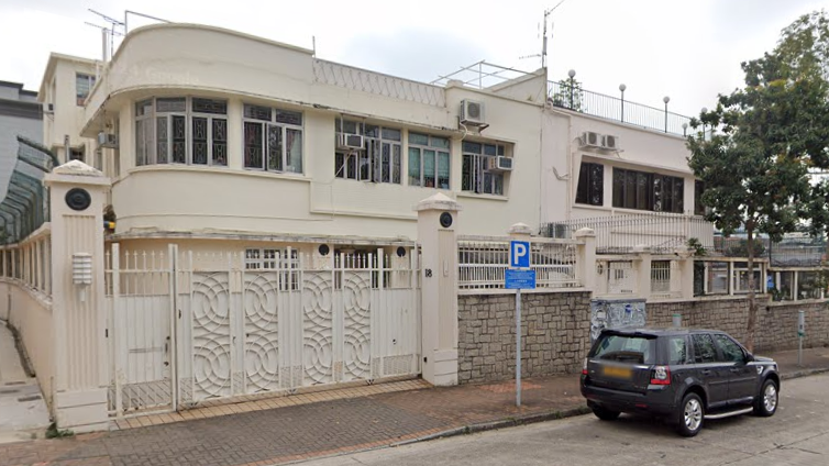 消息指，2008年港姐冠軍張舒雅父親，以7,300萬元沽出九龍塘一伙連花園特色戶，22年帳面勁賺逾6,000萬元。(網上截圖)