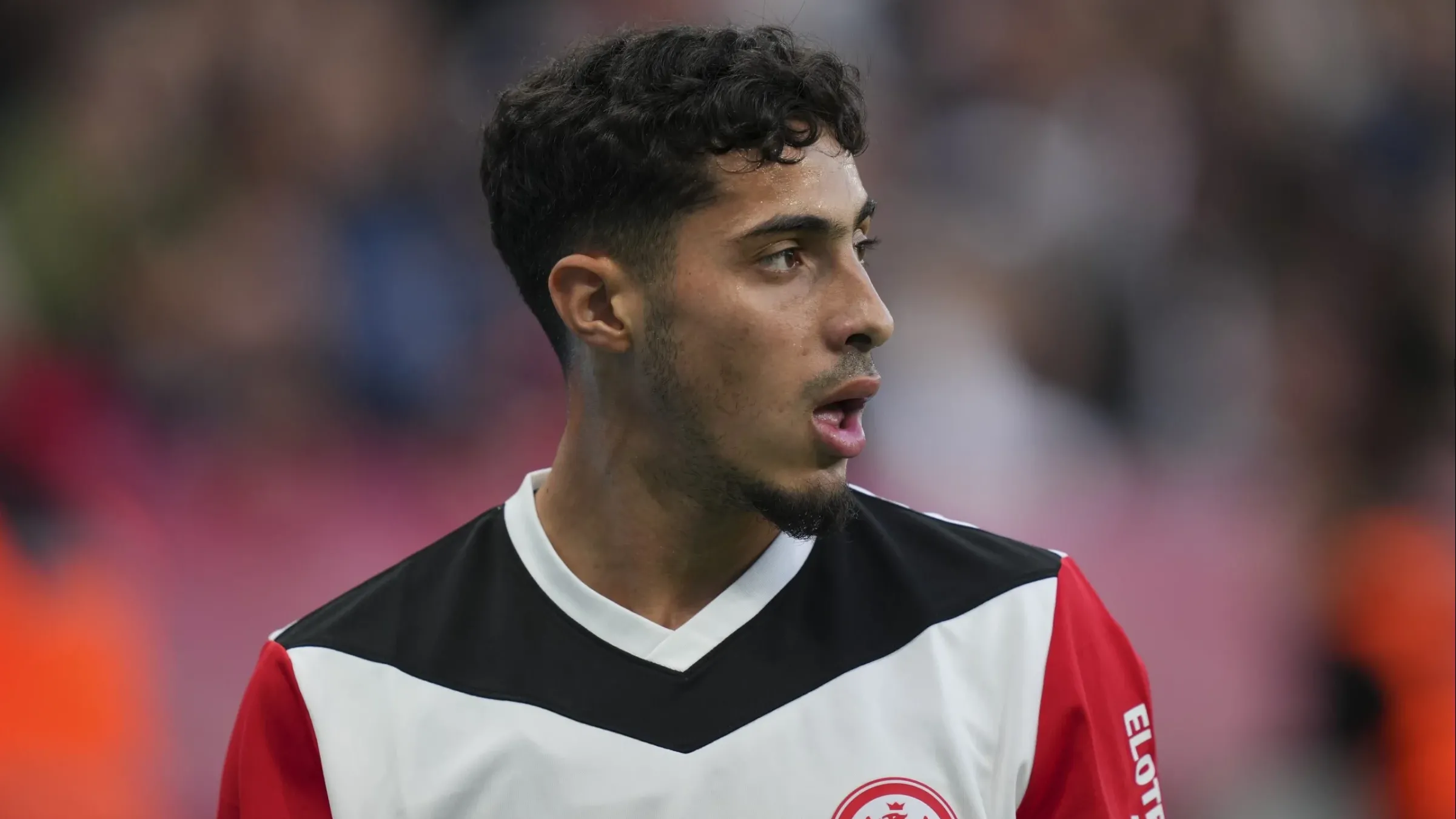 德甲｜法蘭克福新星查伊比（Farès Chaïbi）被自家球迷柴台：場上懶散似奧斯爾