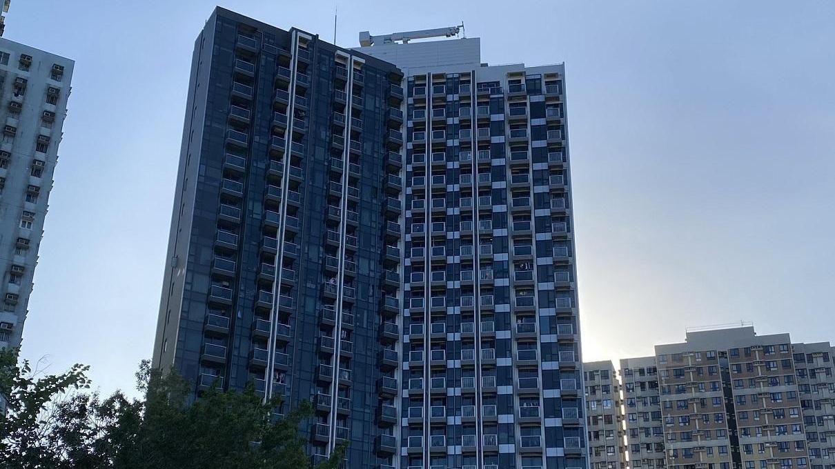 屯門半新盤䨇寓海景兩房戶，獲外籍機師以1.78萬元承租，業主租金回報近4厘。