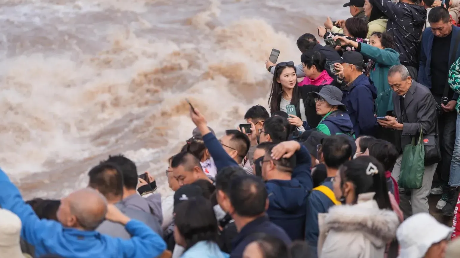 內地發布十一假期亂象報告　批景區劏客連淥麵熱水都收錢