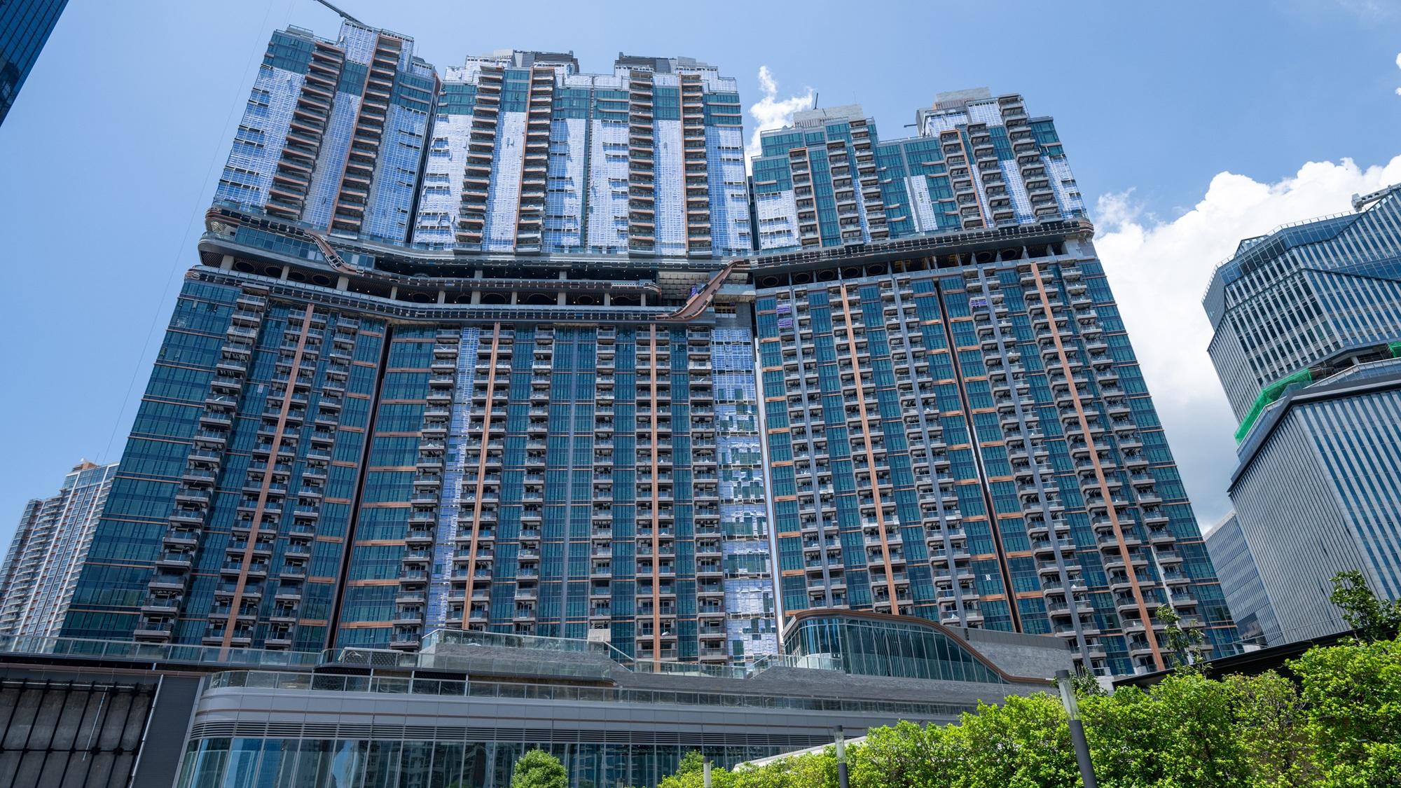 相信短期內仍然是一手主導市場，二手市場亦慢慢穩步回穩。