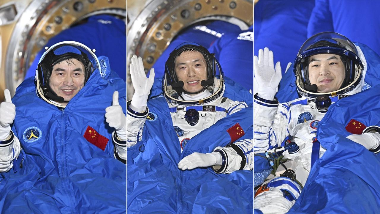 神舟十八號3名航天員順利出艙，身體狀態良好。(新華社)