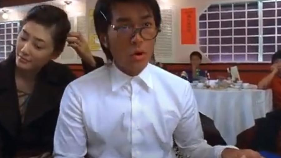 武漢男見工慘遇《嚦咕嚦咕》橋段，面試連玩19鋪鬥地主輸1.5萬元。(《嚦咕嚦咕新年財》網上圖)