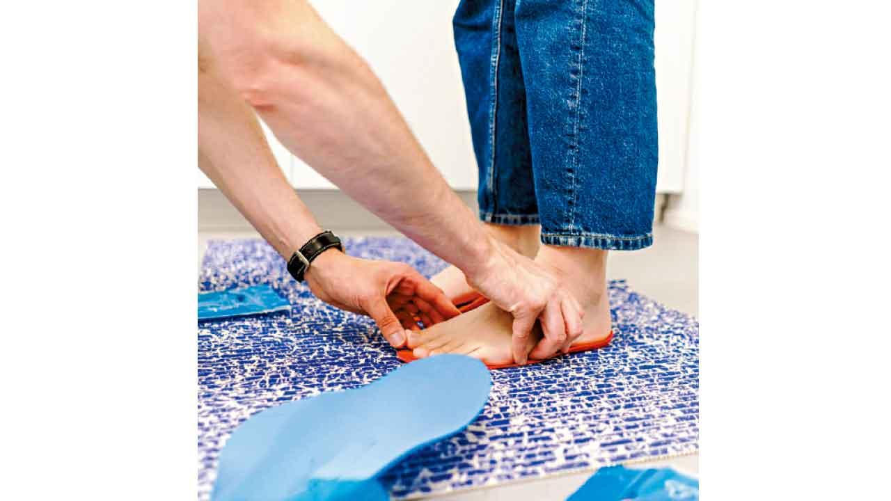 扁平足唔止影響腳 矯形鞋墊要識得着