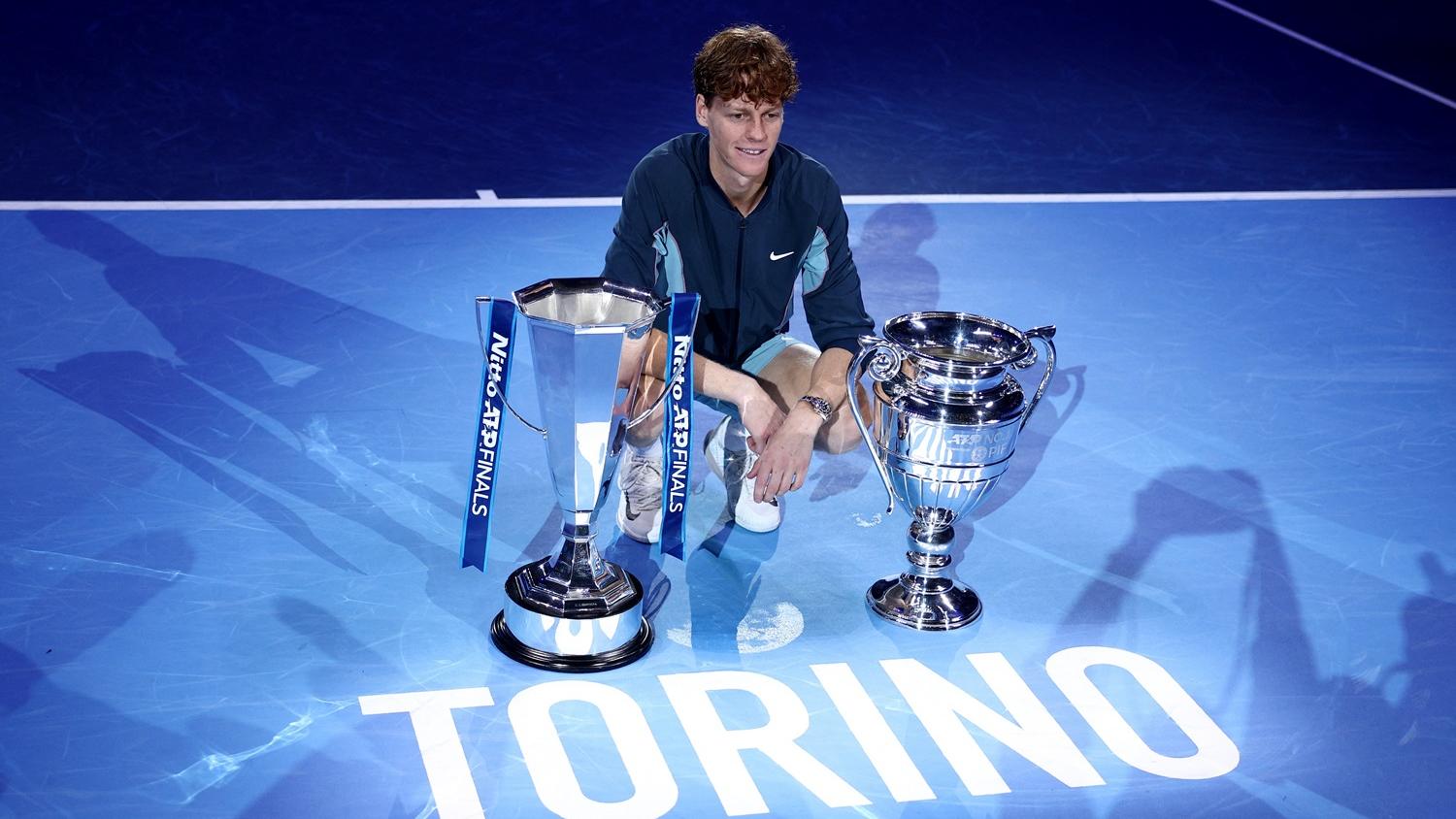 仙拿在年終賽決賽擊敗費斯奪冠。(路透社)