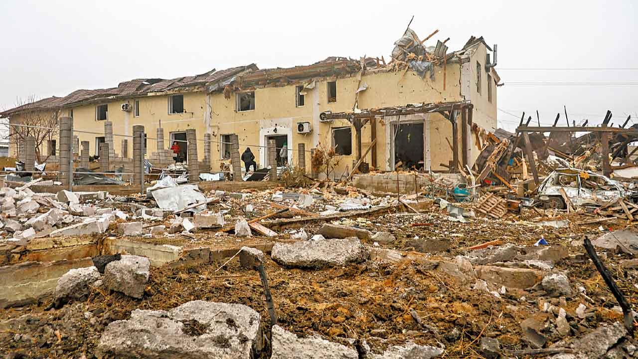 俄射集束彈襲能源設施 烏百萬戶無電禦寒