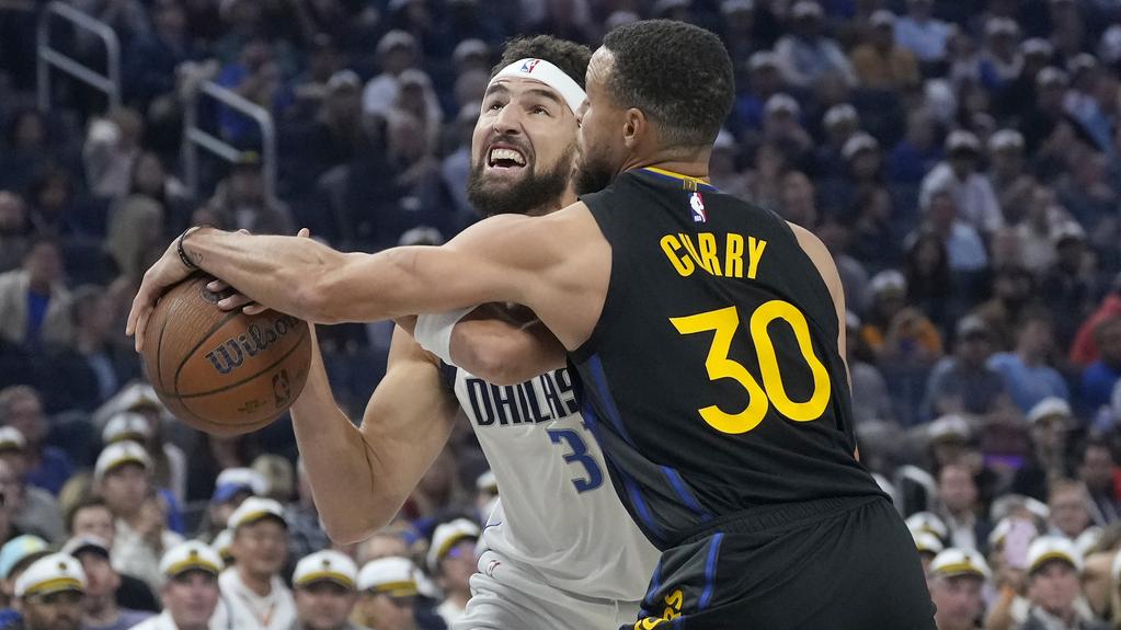 「浪花兄弟」首度內訌，勇士在NBA盃獨行俠。(美聯社)