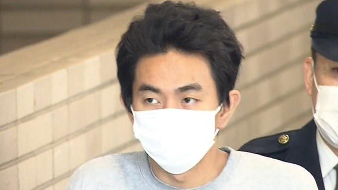 東京葛飾區搶劫被捕的29歲男子。(新聞截圖)