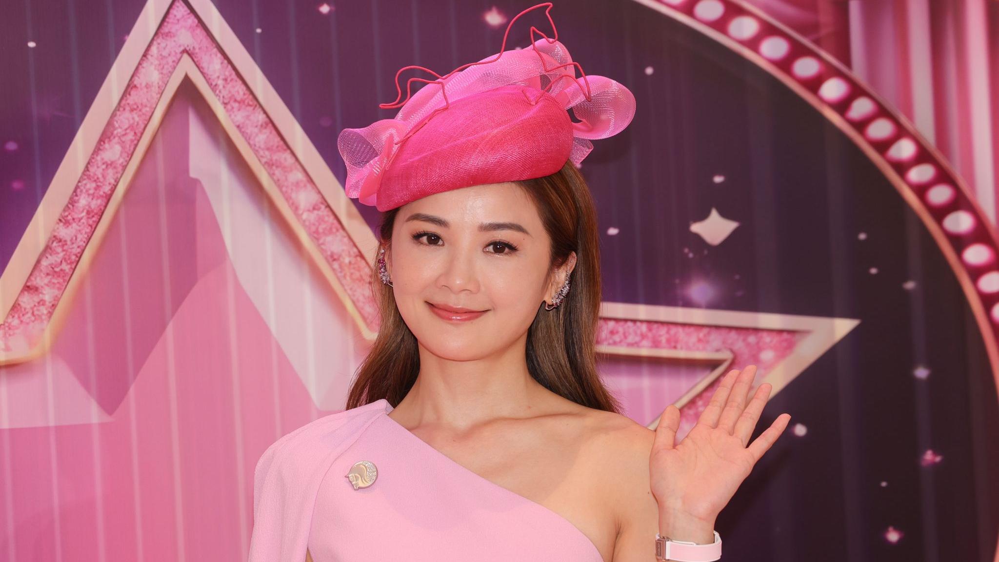 莎莎婦女銀袋日｜阿Sa回應硬闖小店拍賀歲片 唔知徐天佑已婚 