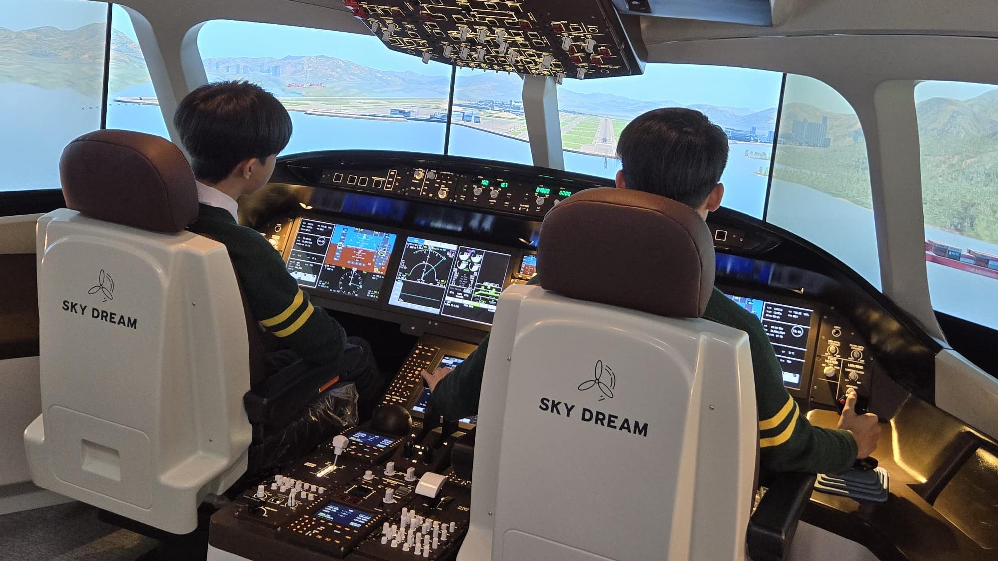 聖士提反堂中學引入國產 C919 飛行模擬器，並於11月28日舉行開幕禮。