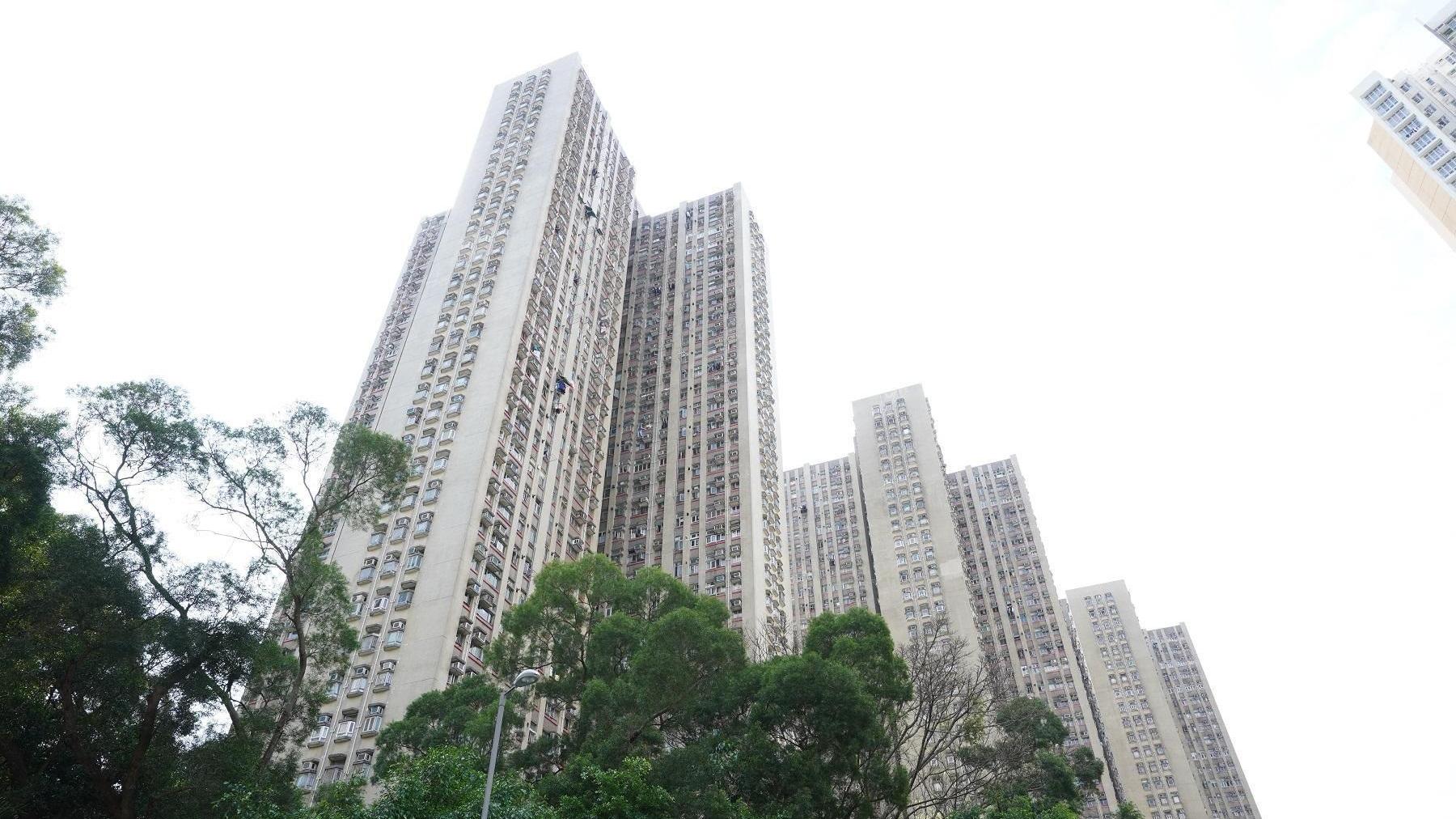 上水居屋彩蒲苑已補地價兩房中層戶，最新以303萬元沽出，7年樓價跌13萬元。